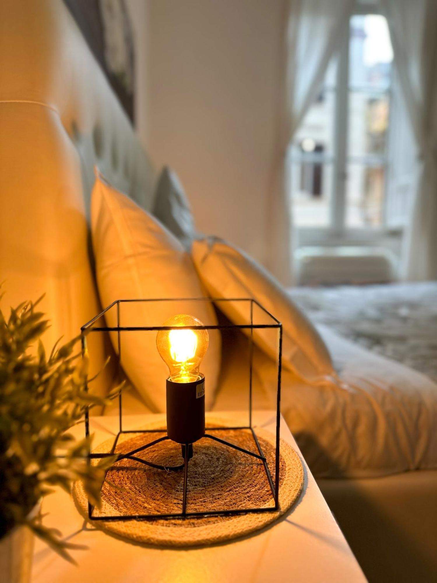 Apartment By The Colosseum - White Chic Flats Rome Buitenkant foto