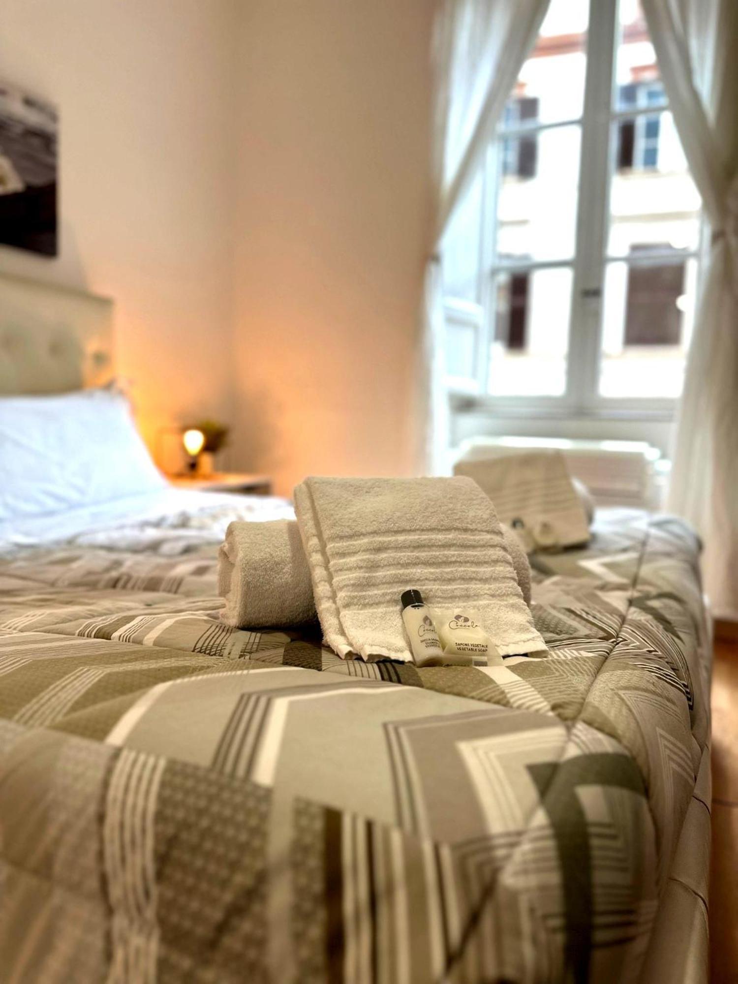 Apartment By The Colosseum - White Chic Flats Rome Buitenkant foto