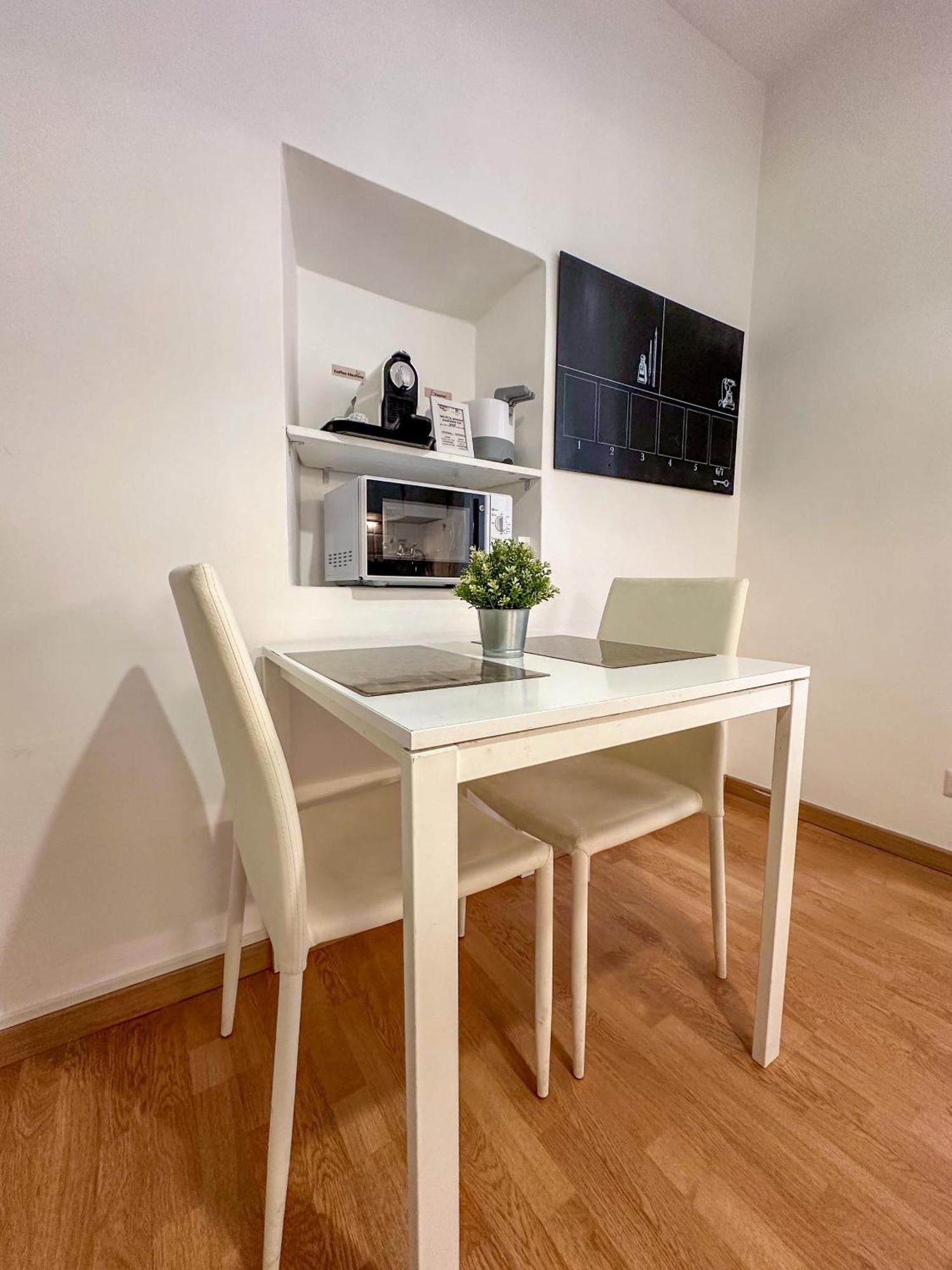 Apartment By The Colosseum - White Chic Flats Rome Buitenkant foto